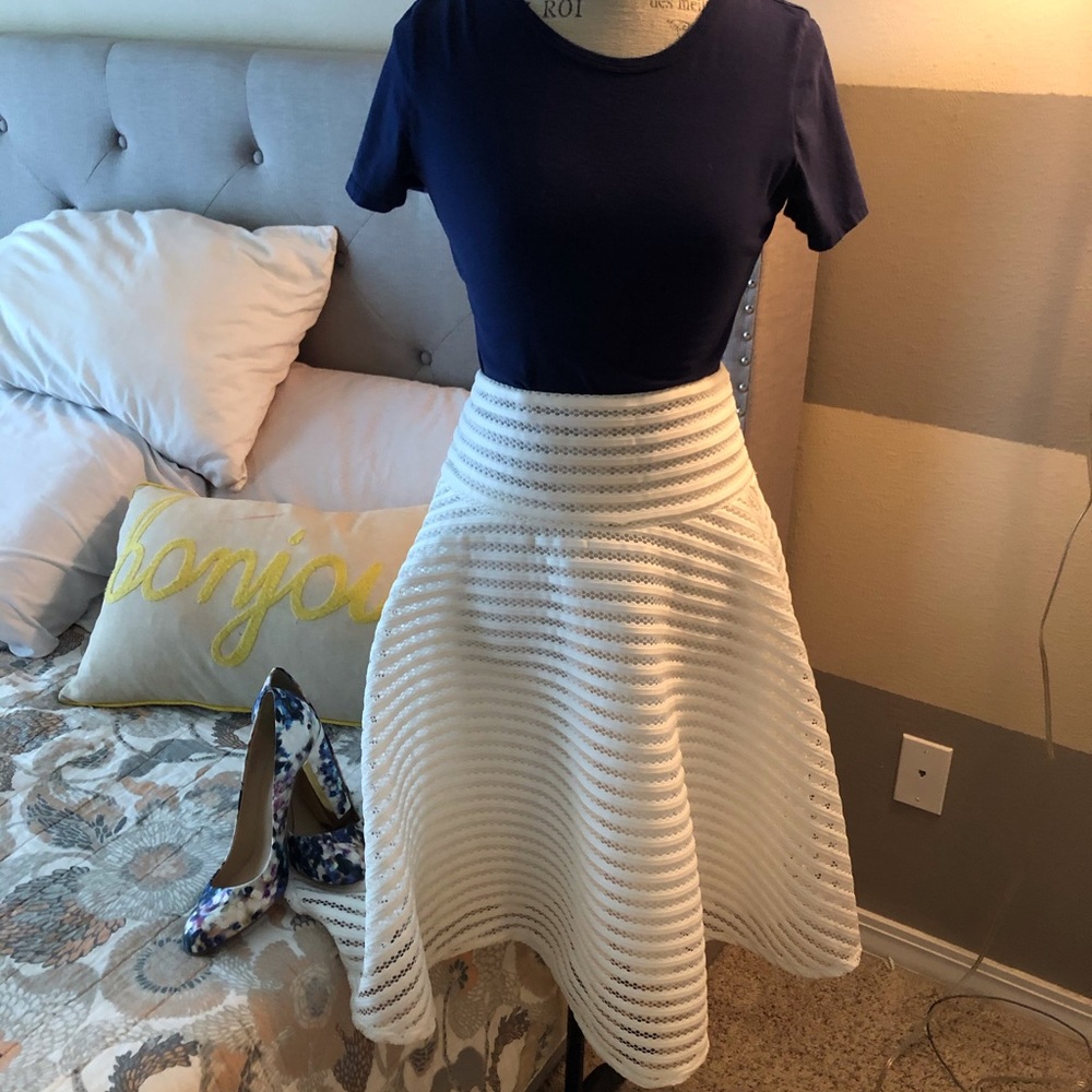 Gracia white circle skirt